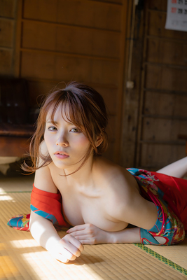 'Japanese Beauty' with Mayuki Ito via All Gravure - Pic #09