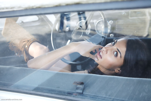 Get naked in the car, honey! - Pic #14