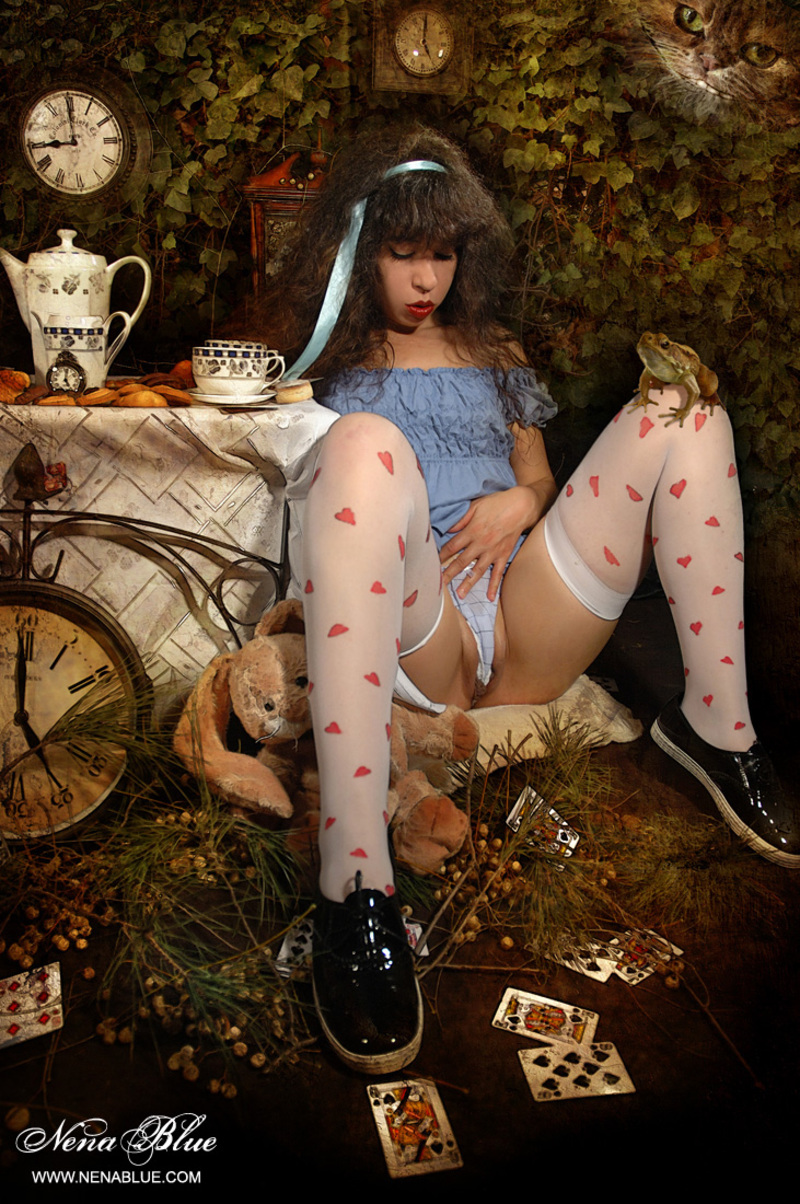 Tea with Alice in wonderland - Pic #12