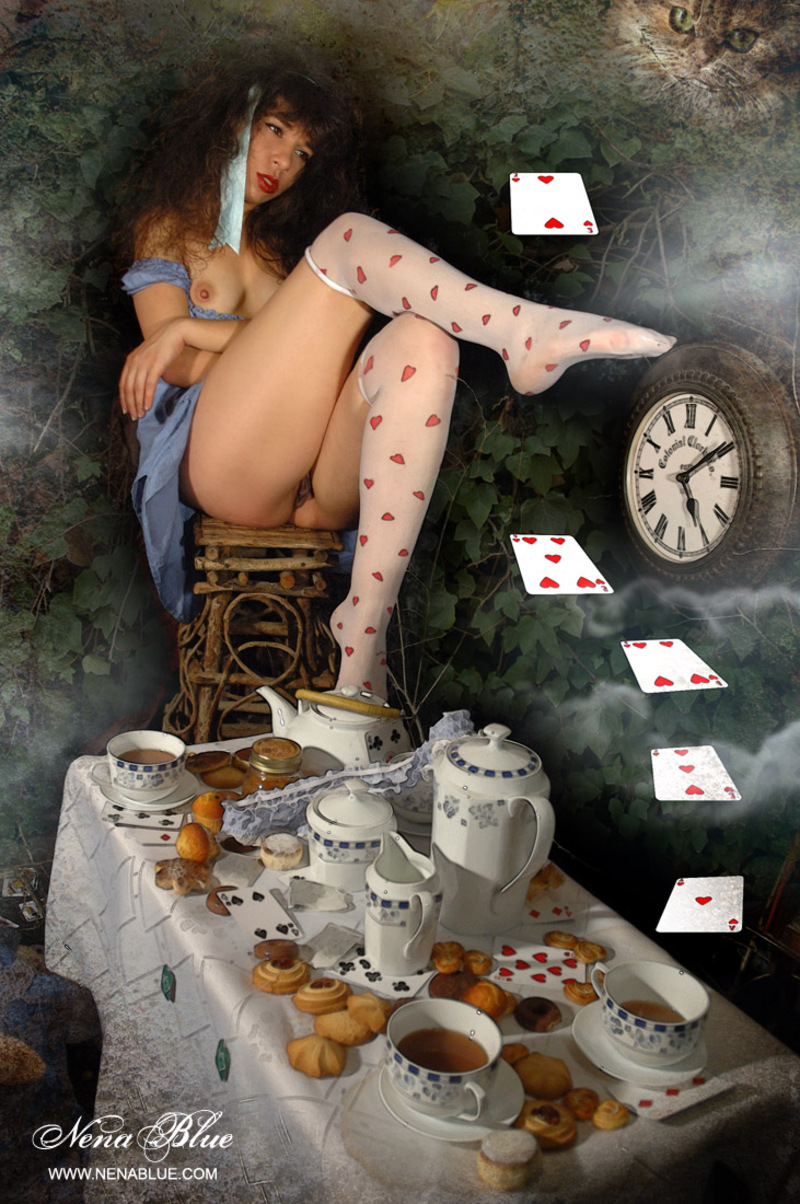 Tea with Alice in wonderland - Pic #13