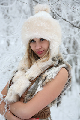 Cute Young Blonde Holy Nude in The Snow for Watch4Beauty - Pic #14