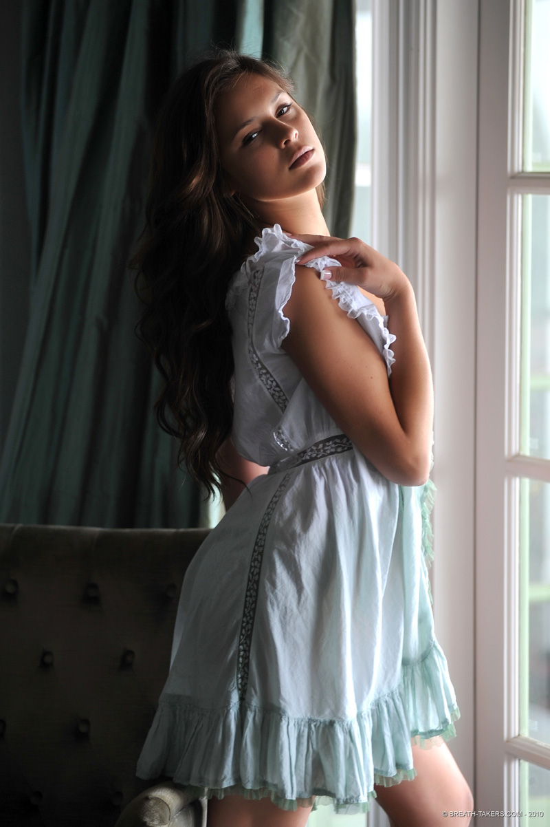 Nina James In Solitude For Breath-Takers - Pic #8