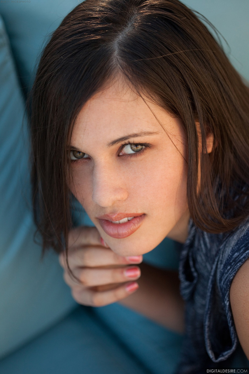 Amazing Eyed Tiffany Thompson - Pic #17