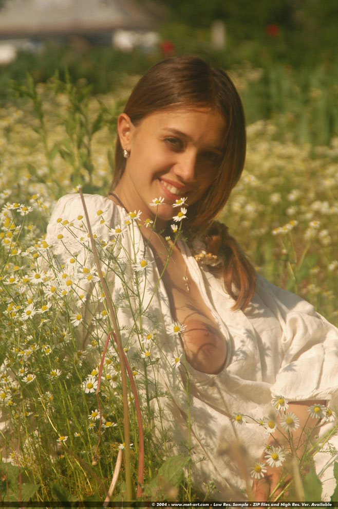 Nude Countryside Teen - Pic #12