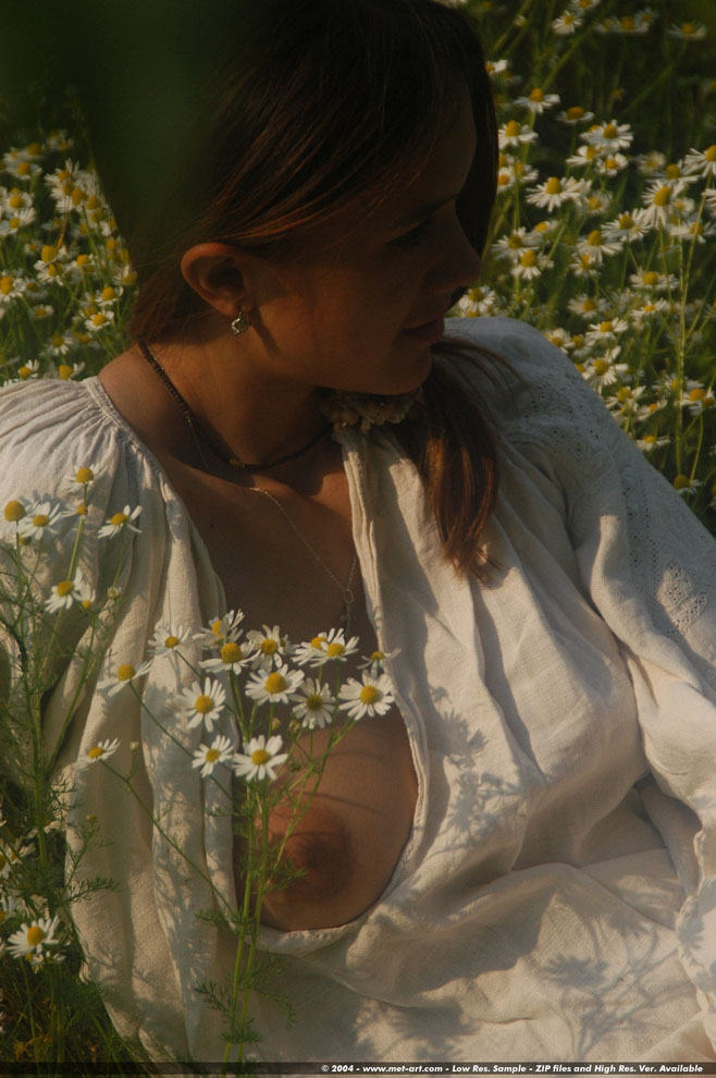 Nude Countryside Teen - Pic #8