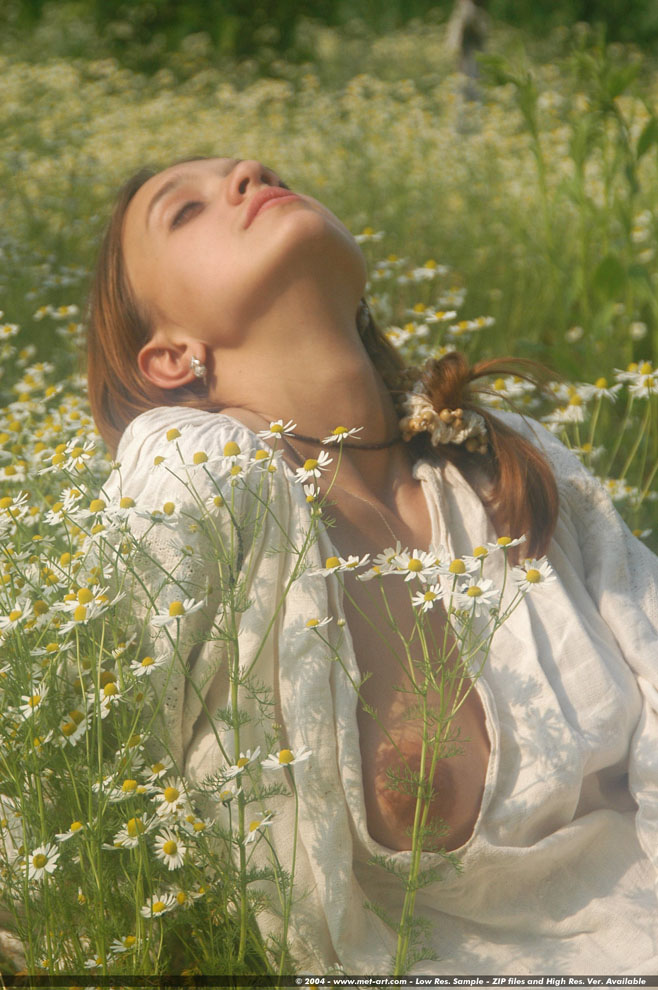 Nude Countryside Teen - Pic #15
