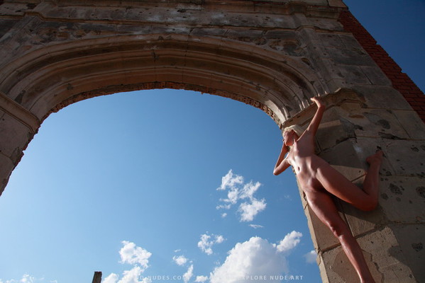 Climbing the wall of joy - Pic #05