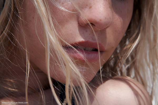 Sensual Girl With Freckles - Pic #05