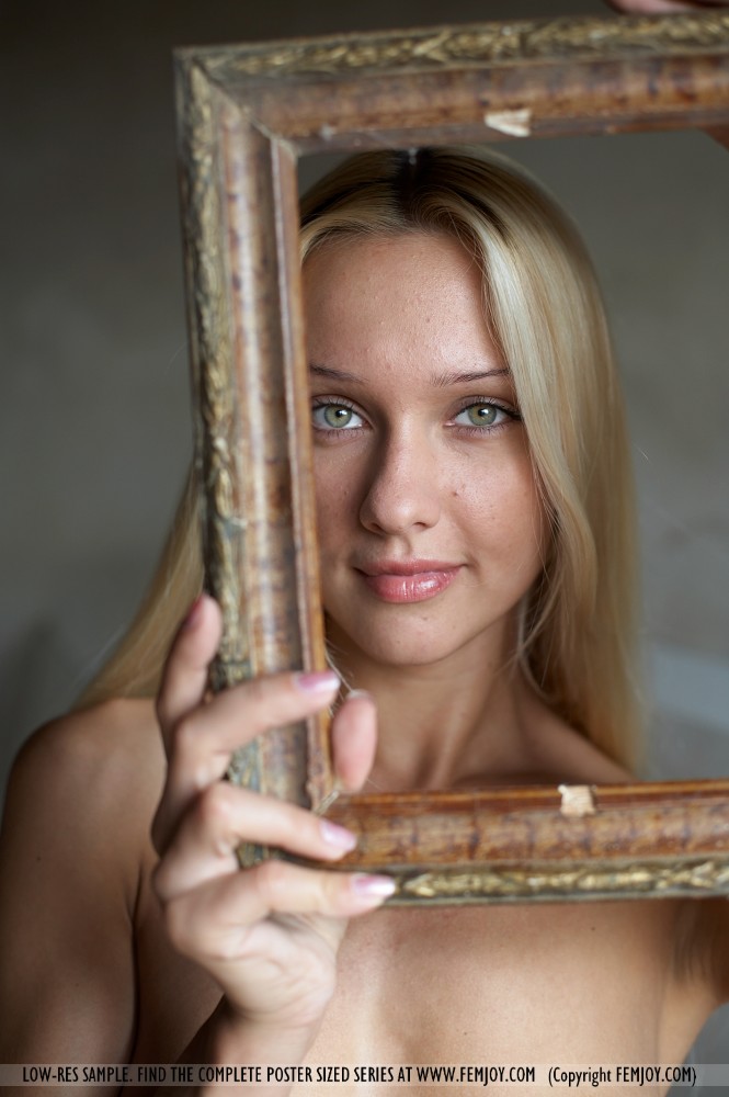 Picturing Her Sex Appeal - Pic #0