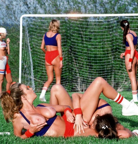 Soccer Babes - Pic #3