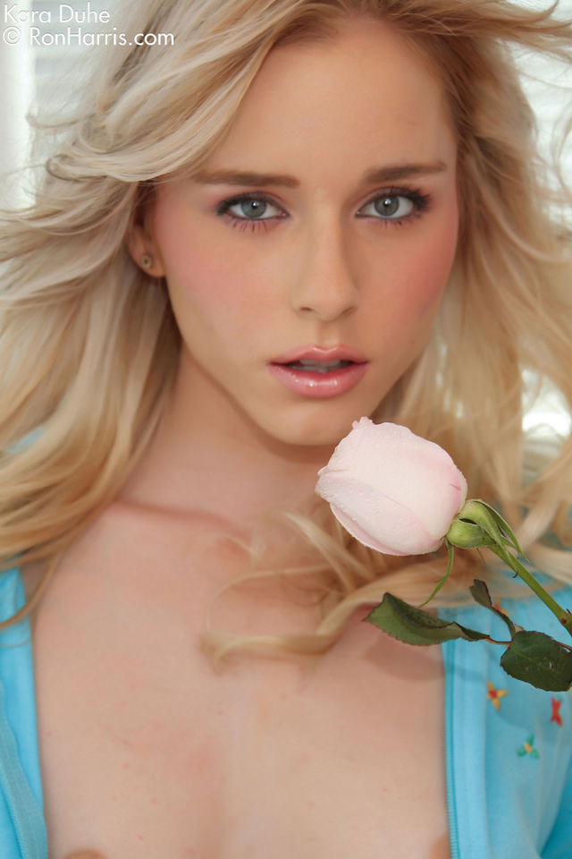 Sexy Kara Duhe - Pic #8