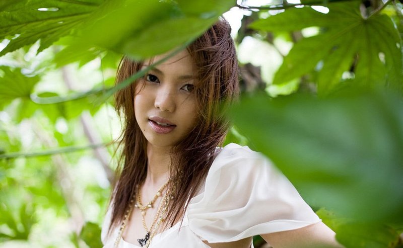 Yura Aikawa - cute Asian teen in white is adorable in her white dress - Pic #1