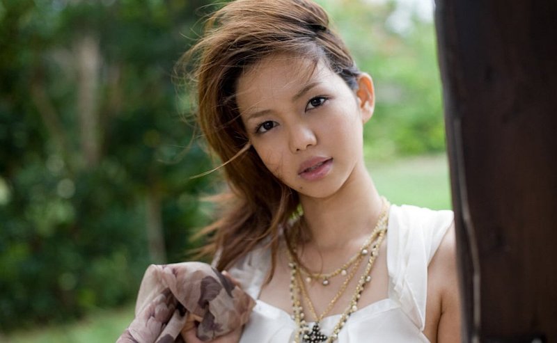 Yura Aikawa - cute Asian teen in white is adorable in her white dress - Pic #3