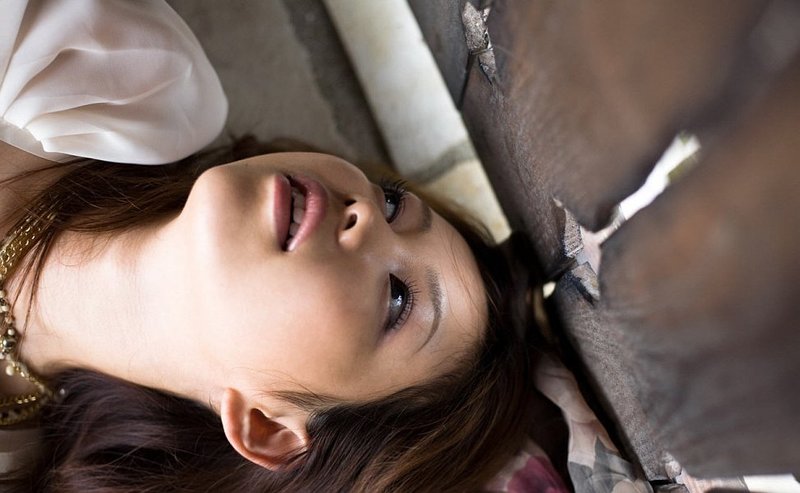 Yura Aikawa - cute Asian teen in white is adorable in her white dress - Pic #1