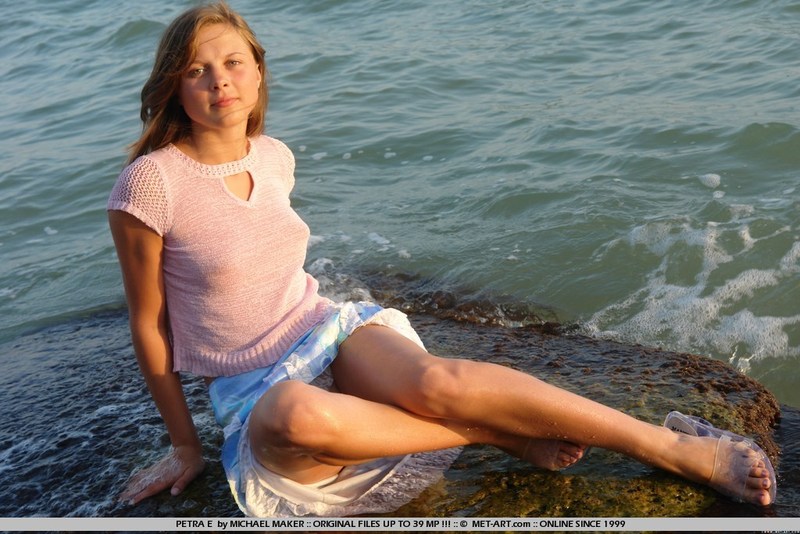 Petra having fun on the seashore - Pic #26