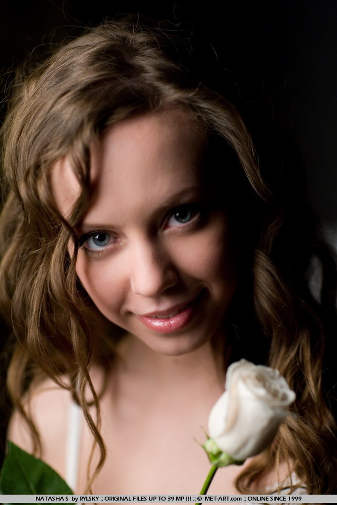 Natasha Peels Off Her Panty - Pic #12