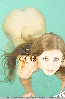 Go For A Swim With This Girl - Pic #12