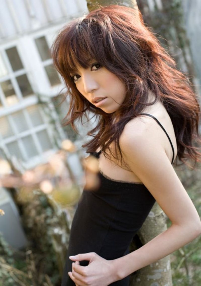 Little asian girl slowly undresses - Pic #18