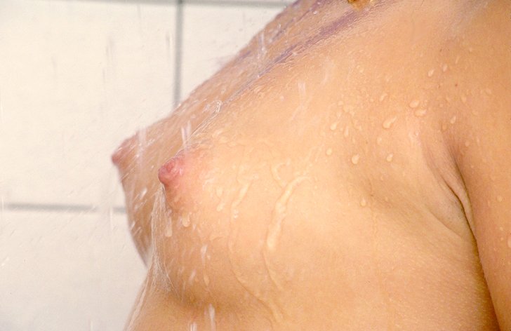 A Teen In The Shower - Pic #5