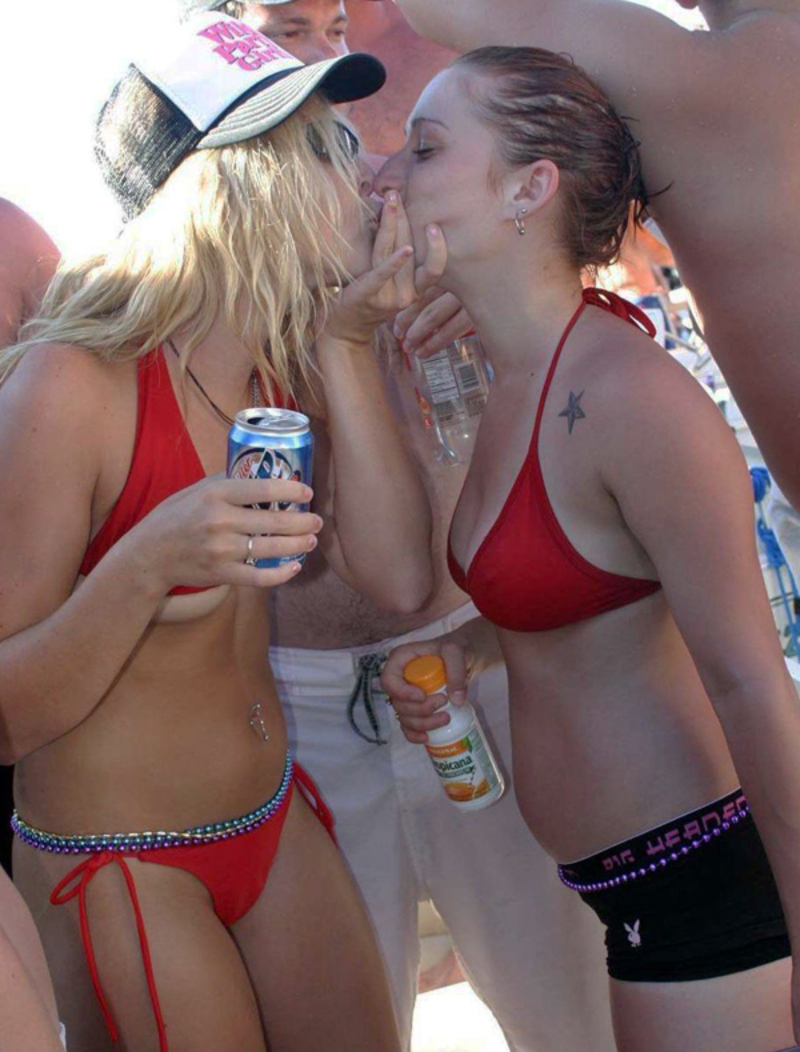 AmaKings TrashedGirlfriends Trashed Bitches Snogging - Pic #12