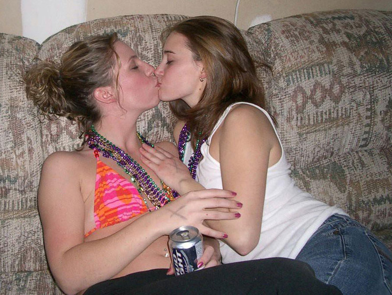 AmaKings TrashedGirlfriends Trashed Bitches Snogging - Pic #8