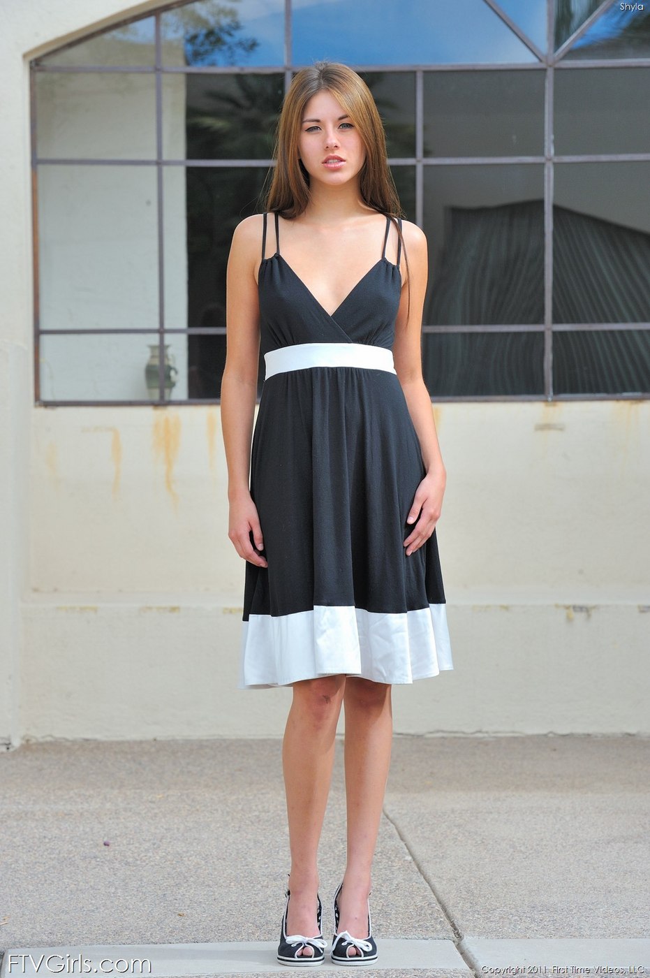 Hot Teen Shyla Flashing In Public - Pic #6