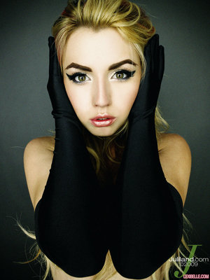 Lexi Belle Holding Tits In Black Gloves - Pic #13