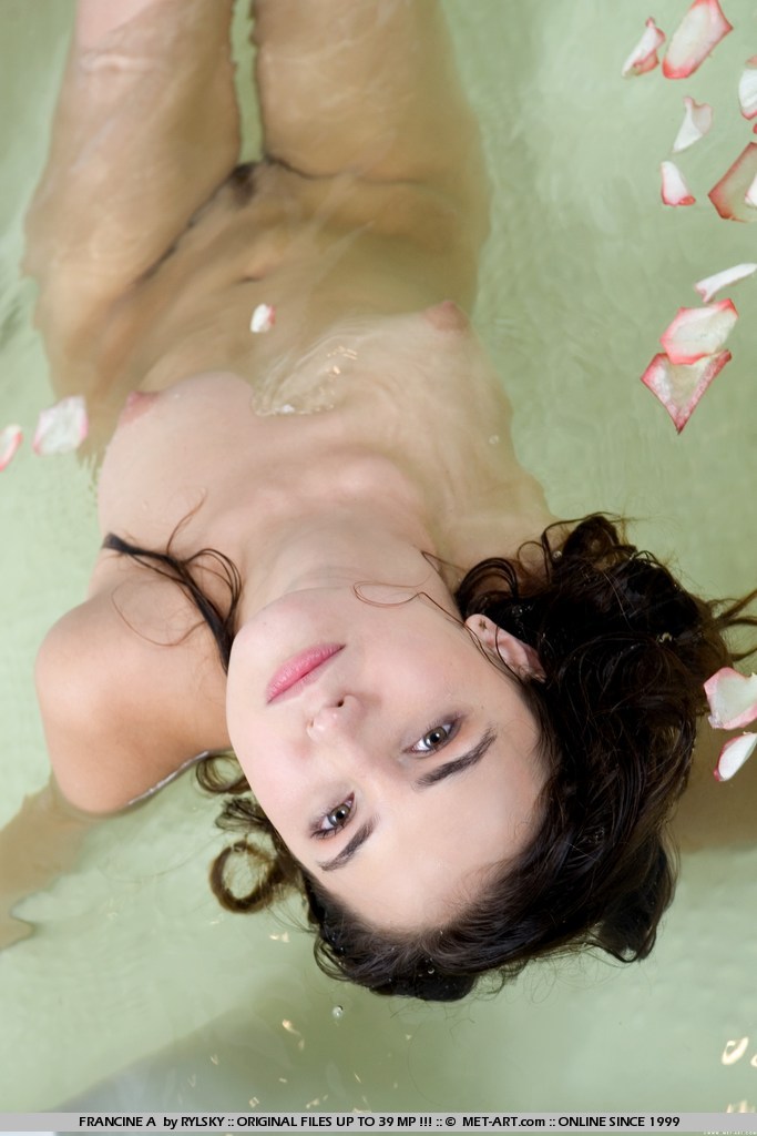 Francine A By Rylsky The Bath - Pic #11