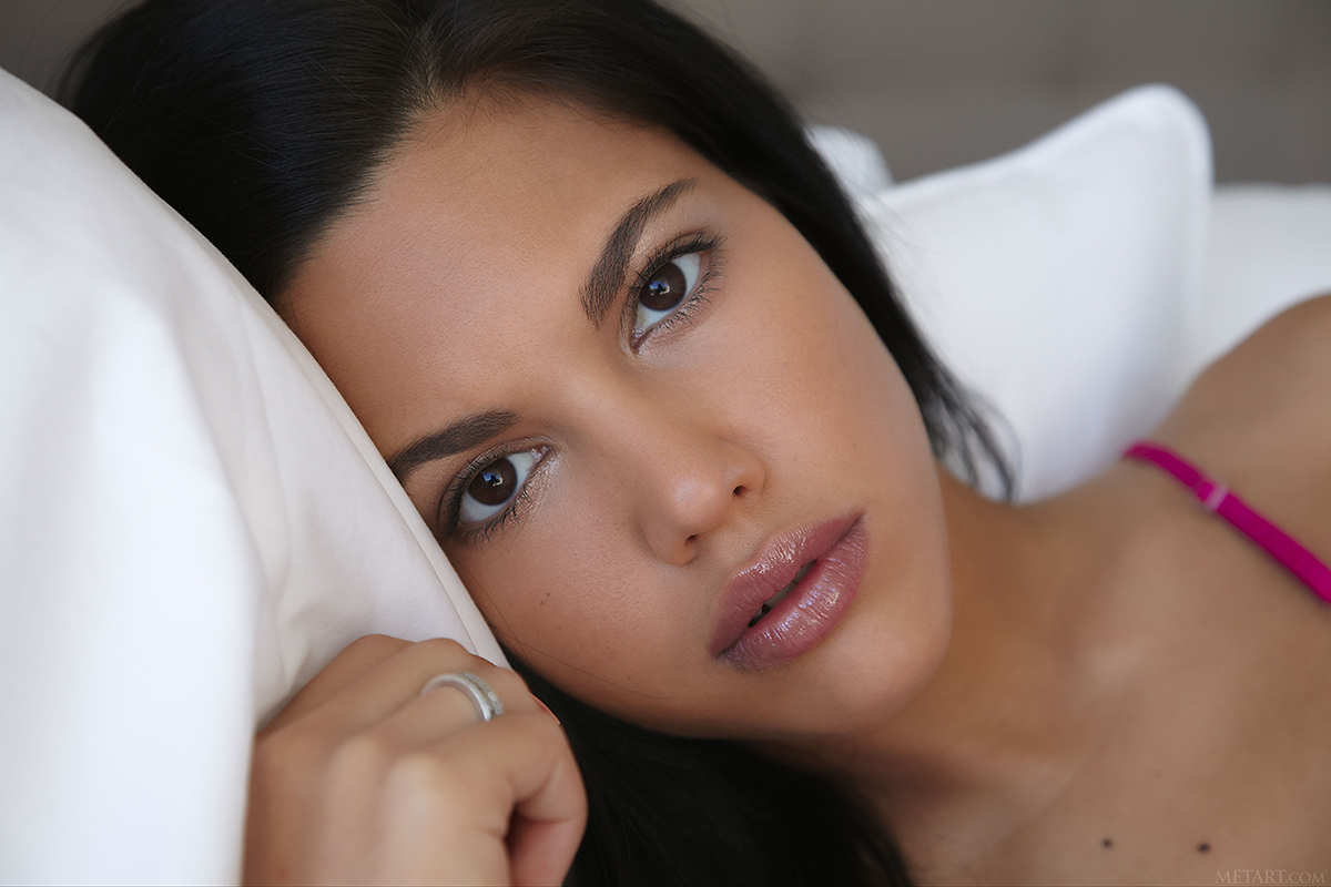 Exotic Brunette Apolonia Via Met-Art - Pic #9