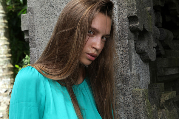 Elin On An Adventure Via Met-Art - Pic #01