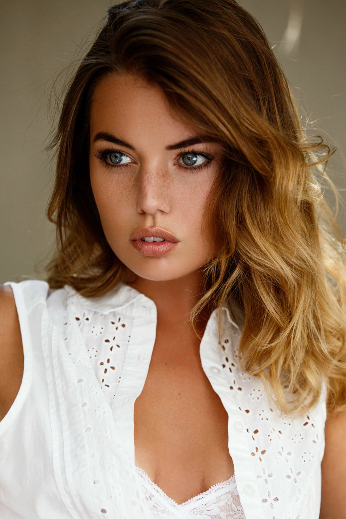 Beautiful Mainstream Model Annie Ericson - Pic #5
