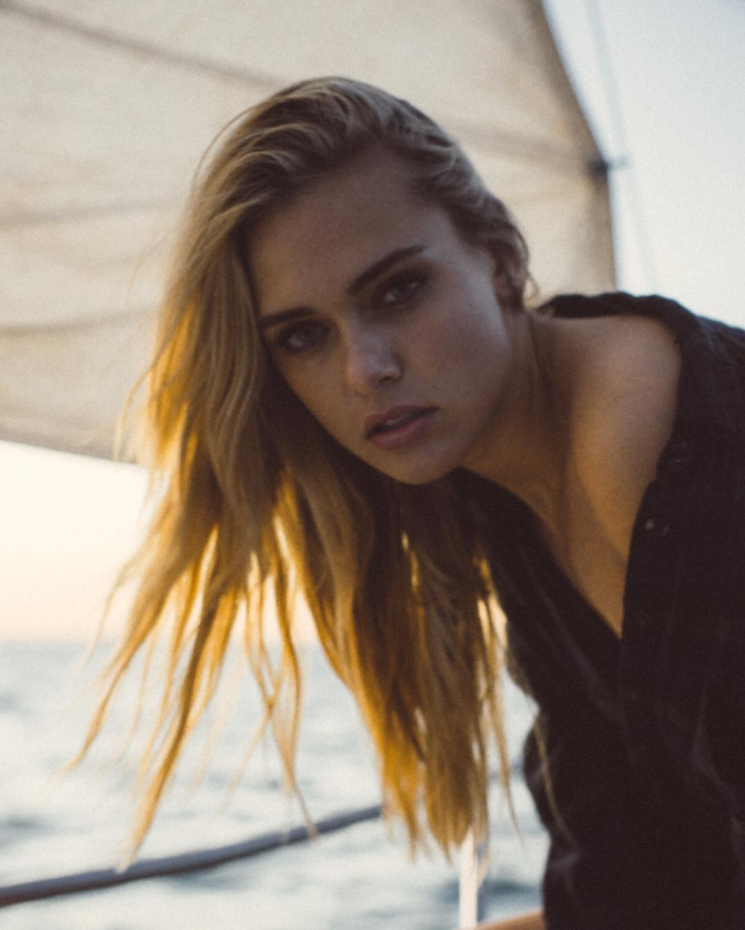 Busty Blonde Hottie Ellie Ottaway - Pic #9