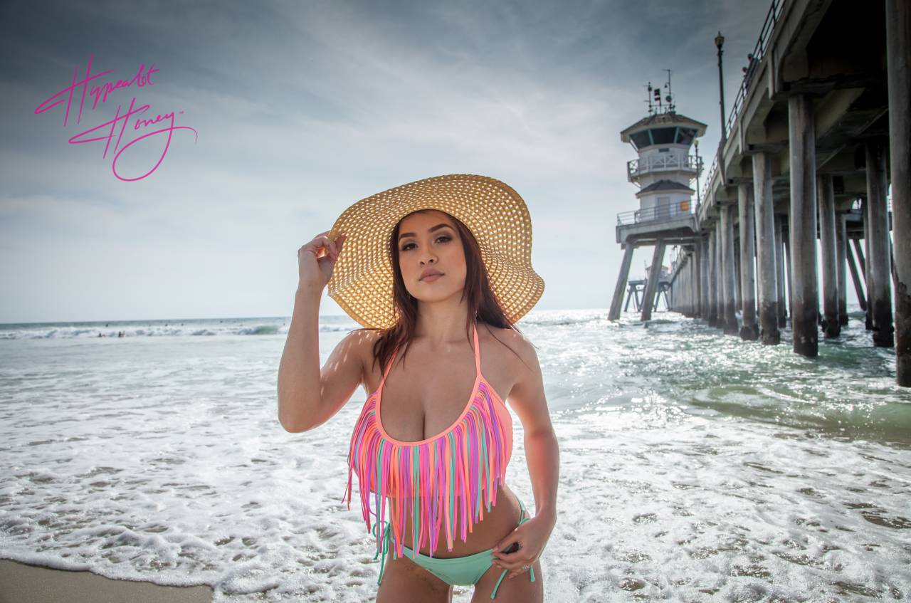 Busty Instagram Babe Elizabeth Anne - Pic #8