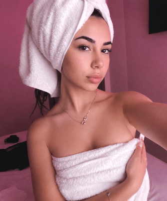 Hot Brunette OF Girl