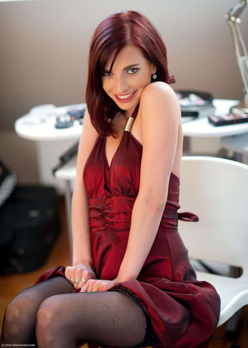 Leila Backstage for SimonScans - Pic #10