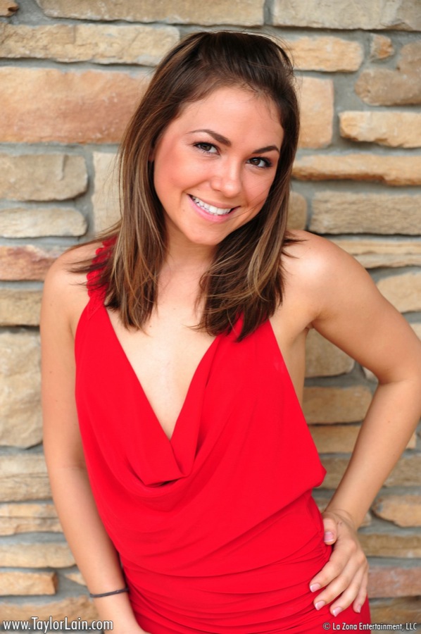 Taylor Lain Red Mini - Pic #12