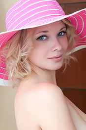 Feeona A via Met-Art