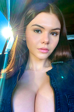 Busty Influencer Ashley Tervort