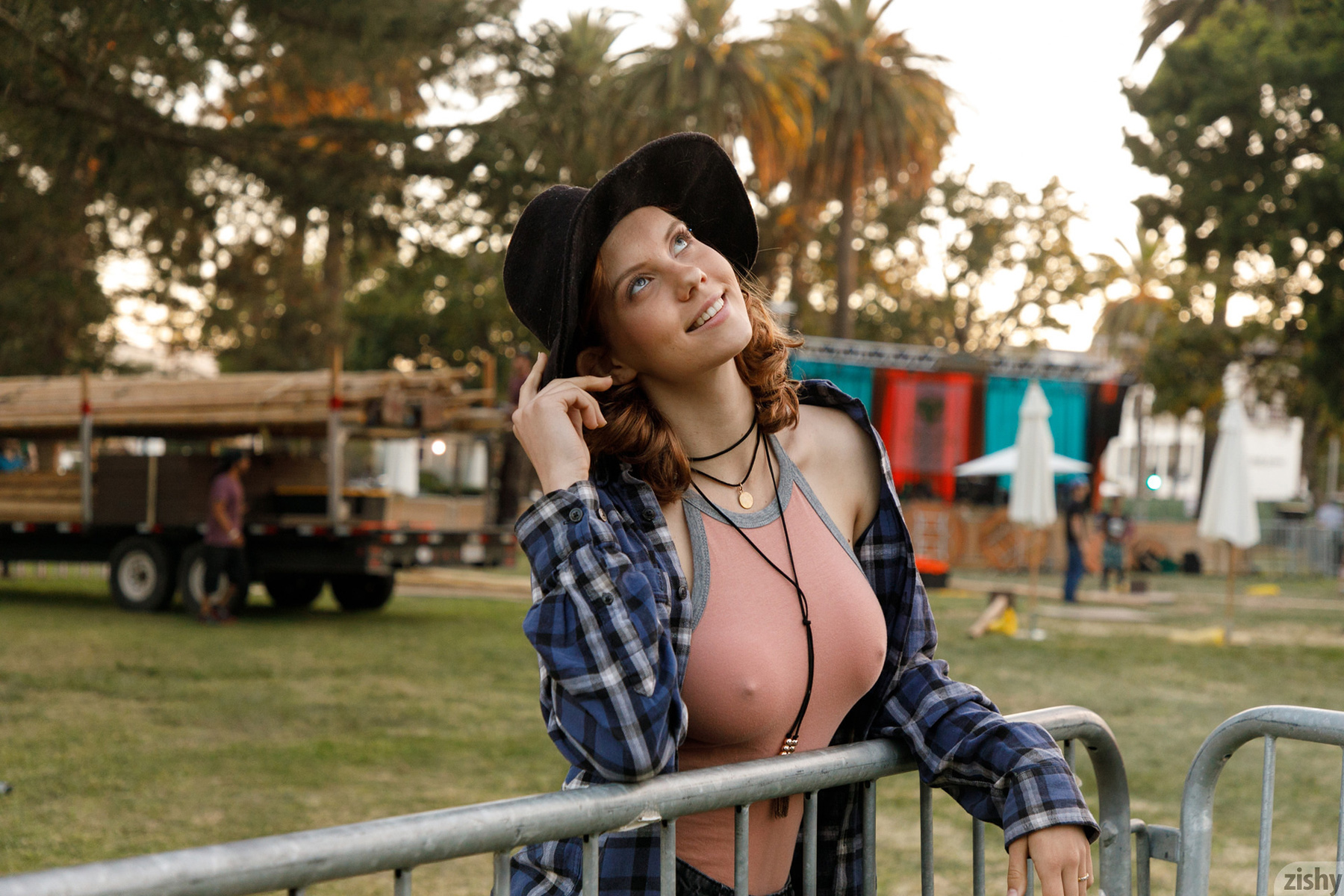 'California Hottie' with Kayla Coyote via Zishy - Pic #9