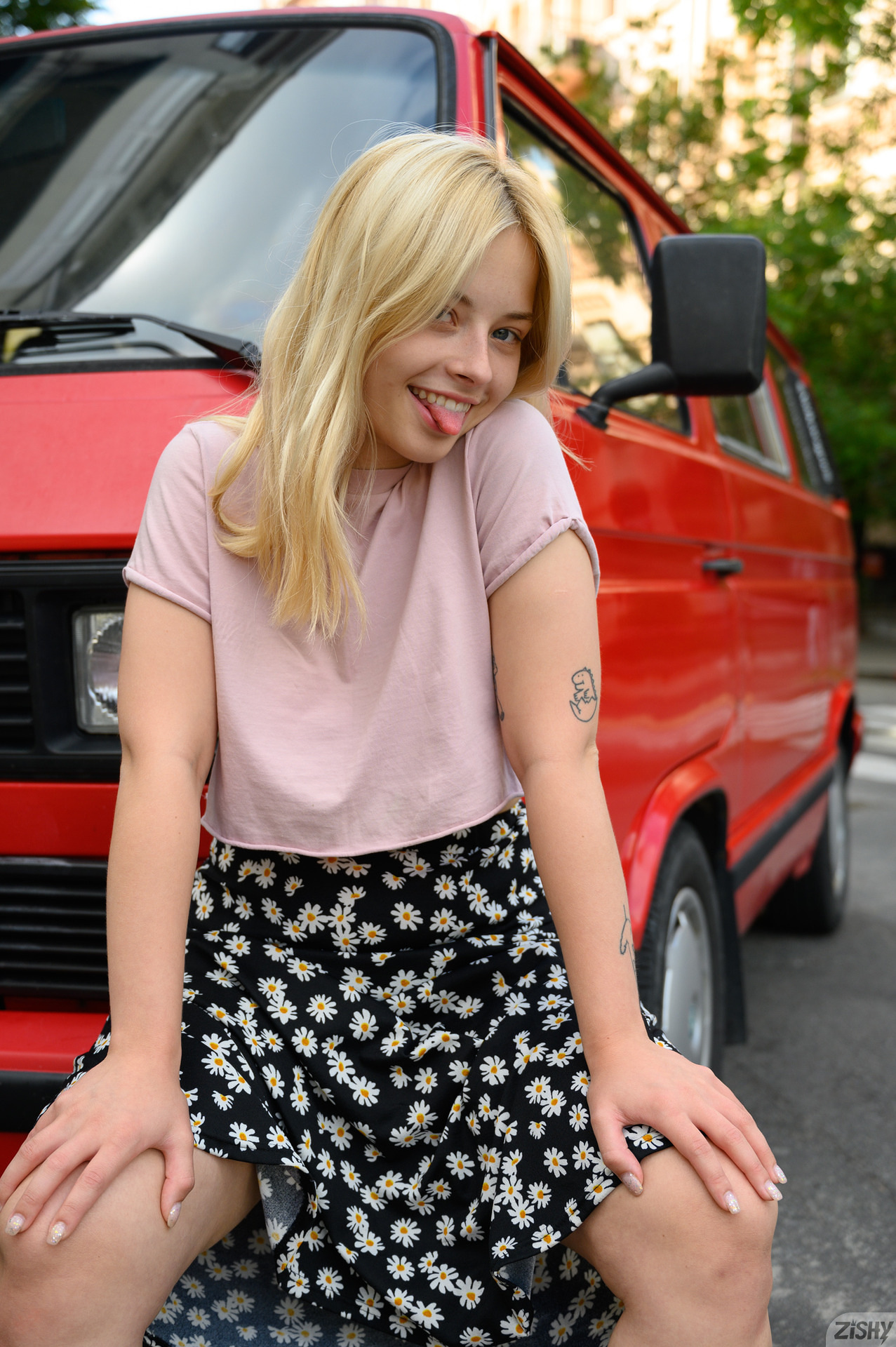 'Lovely Blondie' with Bianca Bell via Zishy - Pic #9